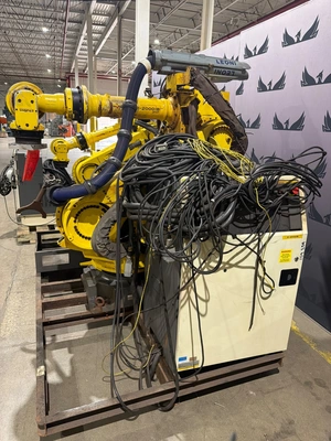 USED 2011 FANUC R-2000IB/210F + R30IB