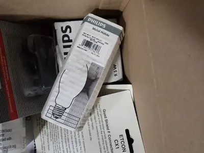 Light Bulbs & Connectors