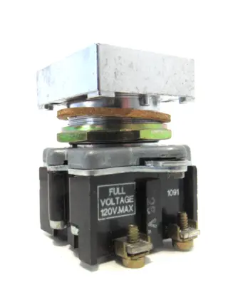 NEW CUTLER HAMMER E30CS INDICATING LIGHT