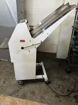 167-0564 Berkel GMB Gravity Feed Bread Slicer with Chute