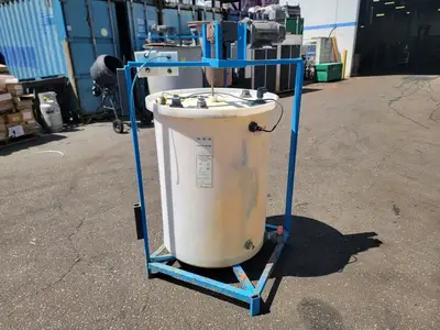 500 L Plastic Mixing Tank w/ Fittings
