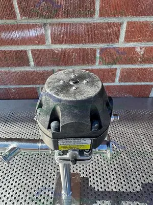 USED ITT PURE FLO ADVANTAGE 6 -WAY DIAPHRAGM VALVE W/ 1" TO 3/4" SANITARY FITTING