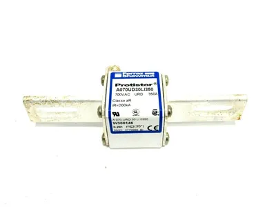 NEW BOX OF 3 FERRAZ SHAWMUT A070URD30LI0350 PROTISTOR FUSE 700V 350A W300146