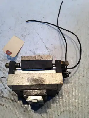 Koganei AGTB16X15  Pneumatic Slide Cylinder Actuator  15mm Stroke