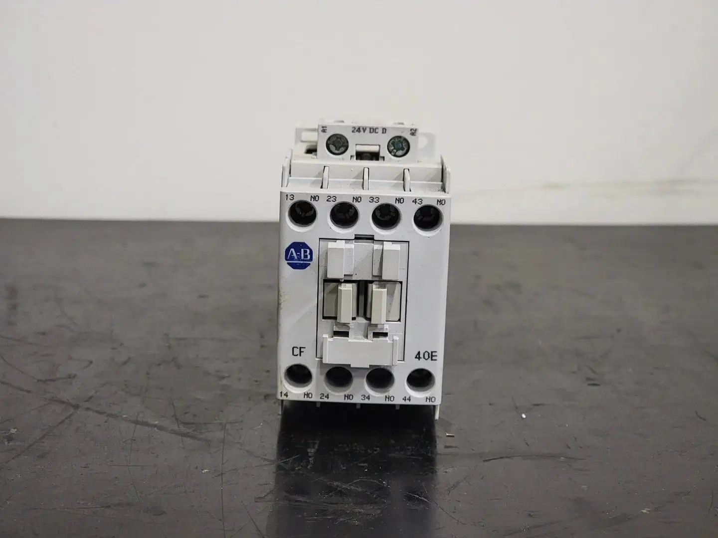 USED ALLEN-BRADLEY 700-CF400D