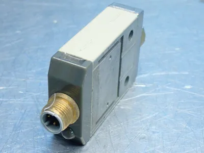 USED OMRON D4CC3002