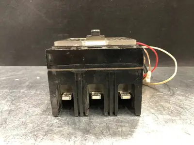 15 Amp, 3 Pole Circuit Breaker