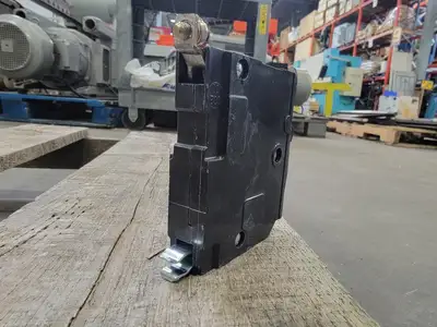 USED SQUARE D QOB115