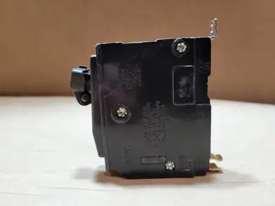 USED SQUARE D QOB120