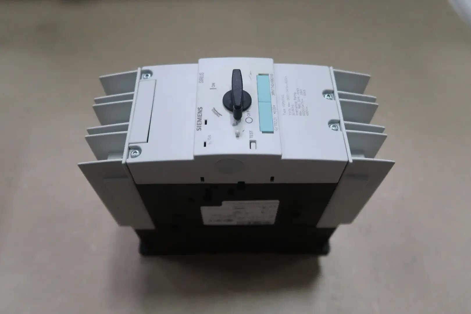 USED SIEMENS 3RV1742-5BD10