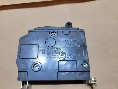USED SQUARE D QOB140