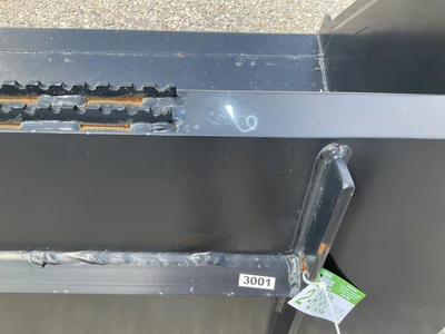 Used TOMAHAWK 66" SNOW/ MULCH BUCKET Skid Steer Buckets Michigan US | Miedema Asset Management Group #1342545