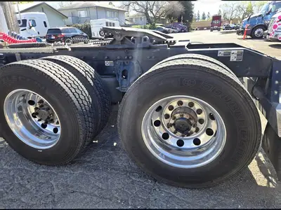 USED 2020 PETERBILT 389