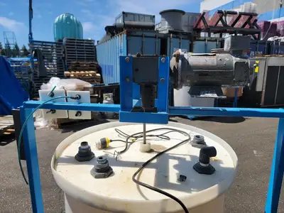 500 L Plastic Mixing Tank w/ Fittings