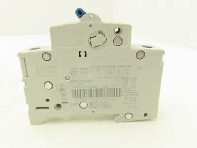 Allen Bradley 1492-D1C080 Mini Circuit Breaker 8A 1-Pole 220V 1PH Ser D Lot of 2