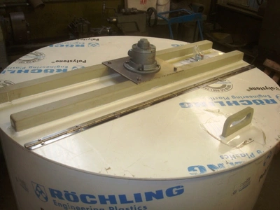 1,000 L Polypropylene Enclosed Tank