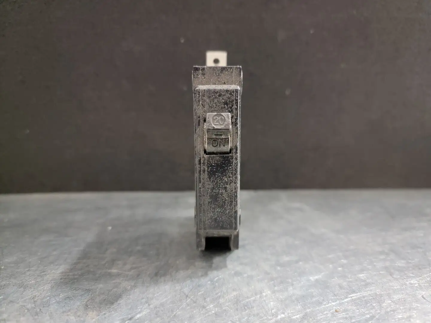 20 Amp, 1 Pole, 240 volts Circuit Breaker