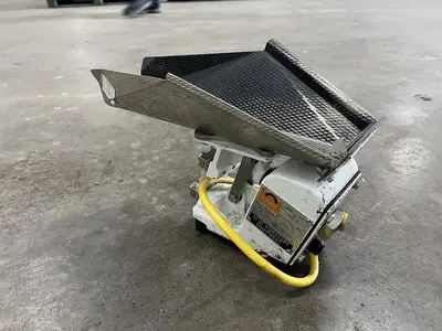 Used 1997 ERIEZ MANUFACTURING CO. HS-5 Vibratory Conveyors British Columbia CA | Steep Hill Equipment Solutions #1354967