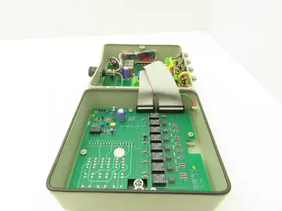 Allen Bradley 440F-C28011 MatGuard Guardmaster Safety Mat Control Unit 8 Inputs