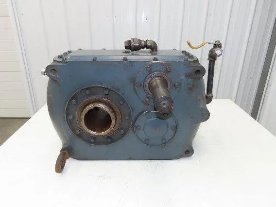 Shaft Mount Reducer 12.7:1 Ratio Gearbox 138 RPM Screw Conveyor Drive
