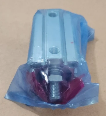 NEW SMC CDQ2B32-40DM