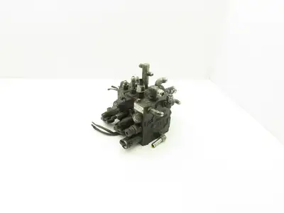 Toyota 67620-U1361-71 Hydraulic 3-Spool Forklift Mast Control Valve From 8FBE15U