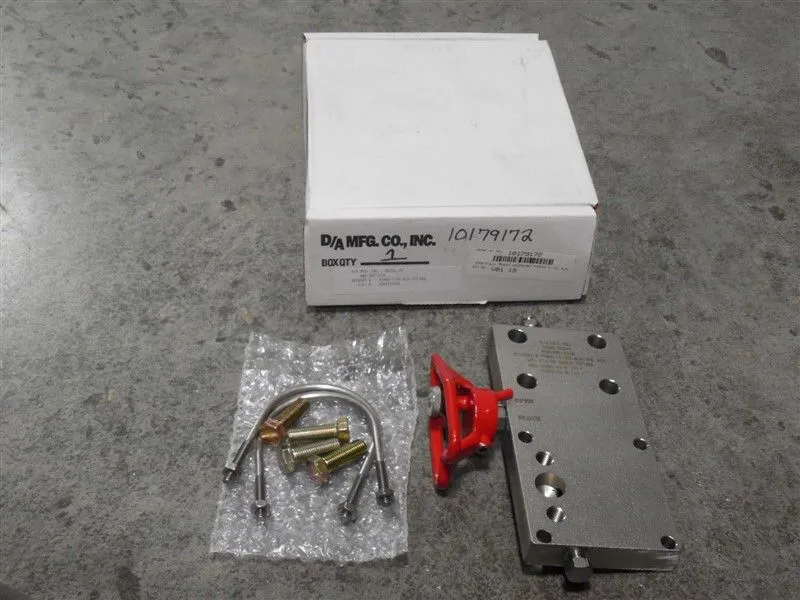D/A Mfg. Inc. PTM4U-T-SS-ALH-DEG Unimount Pressure Transmitter Manifold New NIB