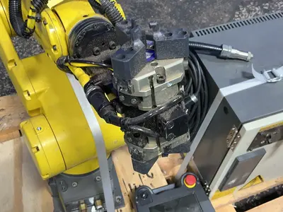 Used 2011 FANUC LR MATE 200IC Robots Ohio US | HGR 24 #1543293