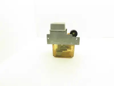 Showa LCB 4 Lubrication Oil Pump Machine Oiler 6L Tank 0.1 L/Min 200V