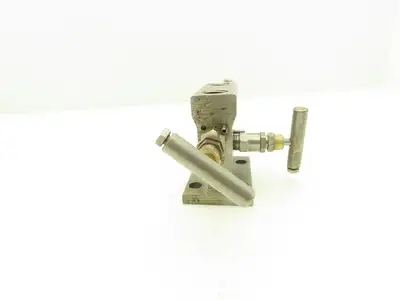 Anderson Greenwood M4TVS 3 Valve Differential Pressure Manifold Flange 1/2" NPT