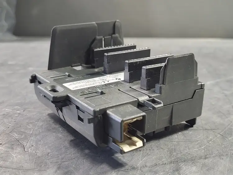 Used SIEMENS 6ES7195-7HB00-0XA0 Misc Electrical & Power Parts British Columbia CA | Lenmark #251936