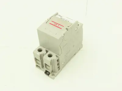IDEC NC1V-2100 5 Amp Circuit Protector 2 Pole A Curve 250VAC/125VDC Lot of 9