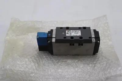 SMC VSS8-8-YZ-S-3EZ-V1 SOLENOID VALVE NEW STOCK #K-1206A