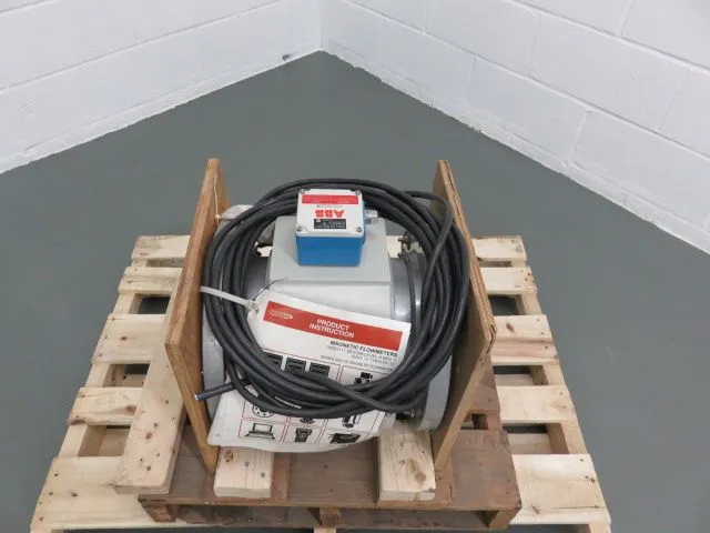 New ABB 8" Flowmeter model 10DS3111ADE18P1C2DA2132