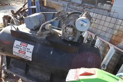 Used 1990 INGERSOLL RAND 242-5D T30 Lubricated Reciprocating Air Compressors Idaho US | MD Equipment Services LLC #1509523