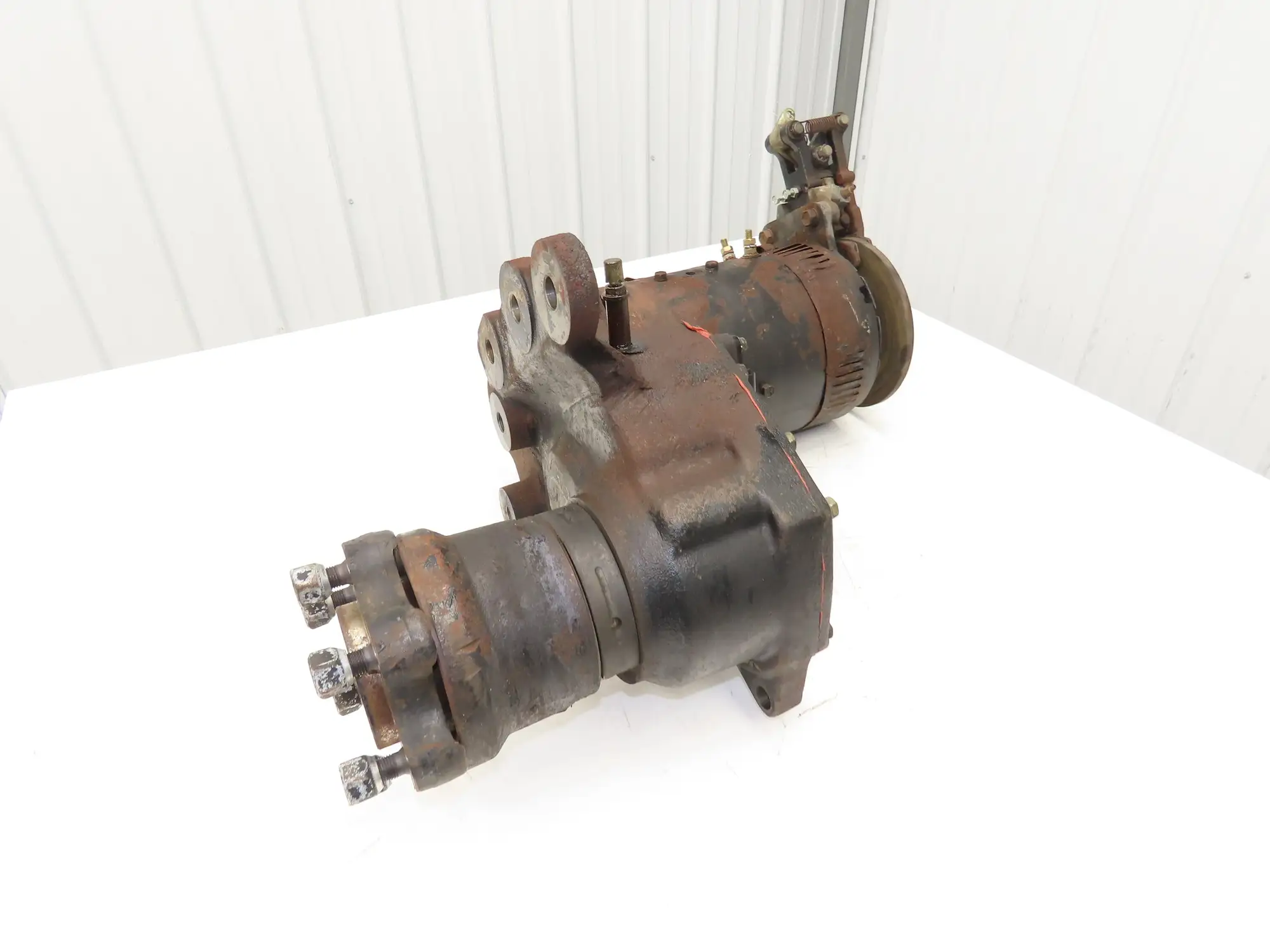 Toyota 14110-12181-71 Forklift Right Front Drive Axle & Motor 5-Lug Off 5FBE15