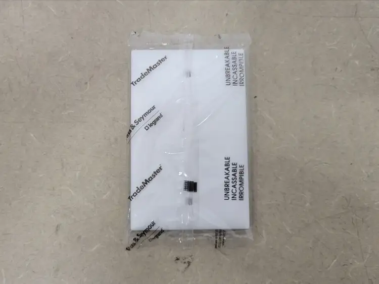 New | in-Stock PASS & SEYMOUR TP13-W Switchgears British Columbia CA | Lenmark #240745