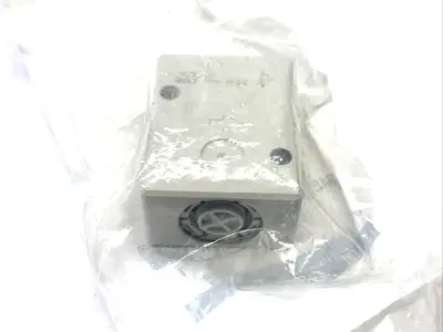 VM230-02-00A | SMC  2/3 Port Mechanical Valve - New