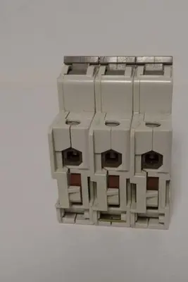 USED ALLEN BRADLEY 1492-CB3/G200 SER A