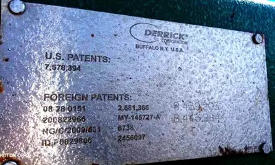 (3) Derrick DP-628 VE dual pool shale shakers.