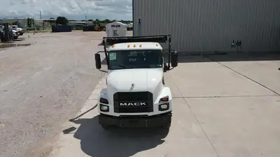 New | in-Stock 2025 MACK MD6 Hooklifts & Roll-Offs Texas US | Roll Off Truck World #1491879