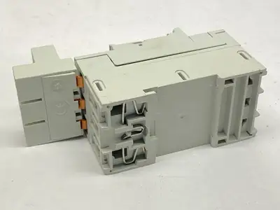 3NW7534-1HG | Siemens  Fuse Holder 3-Pole Class CC 600V 30A w/ 5ST2600 - Used