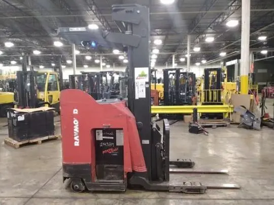 Used 2015 RAYMOND 770 DR32TT Reach Trucks | Russell Equipment #723570