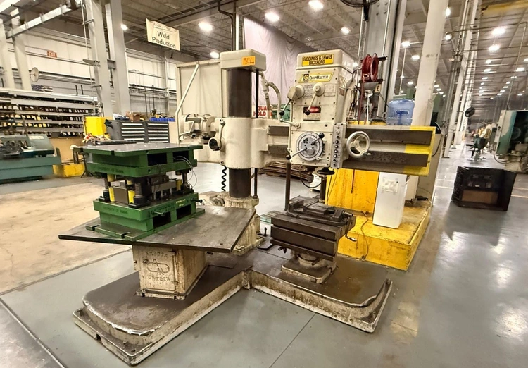 Used 1983 Giddings & Lewis ChipMaster, 1983, RIGHT ANGLE BASE, (2) BOX TABLES Radial Drills New Jersey US | Machinery Values #779665