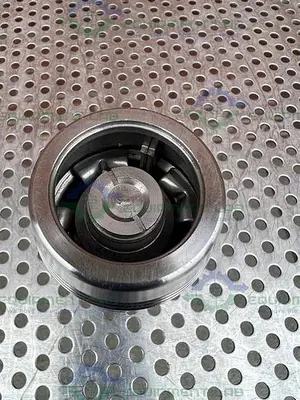USED SWAGELOK QTM8-316 STAINLESS STEEL FEMALE QUICK CONNECT FITTING