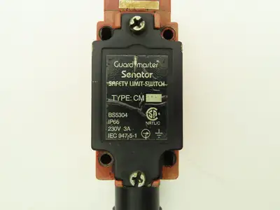 Allen Bradley 440P-SCM21 Guardmaster Senator Safety Limit Switch Plunger 230V