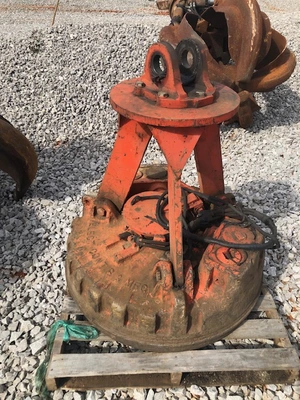 Liebherr 932 Material Handler with Grapple and Magnet
