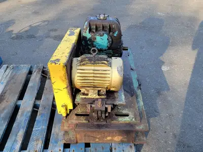 240/480 Volts, 1750 Rpm,184T Gearbox Motor