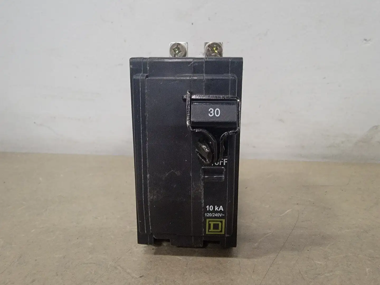 USED SQUARE D QOB230