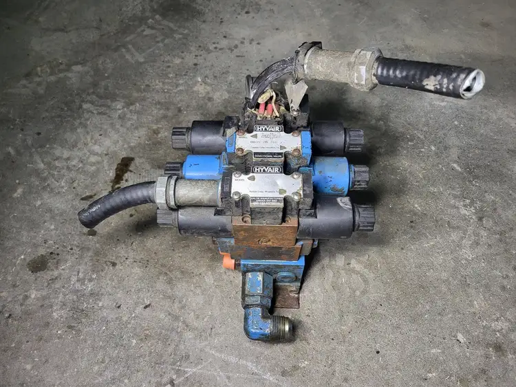Used HYVAIR D03S-2B-24D-35 Parts (Hydraulics and Pneumatics) British Columbia CA | Lenmark #418119